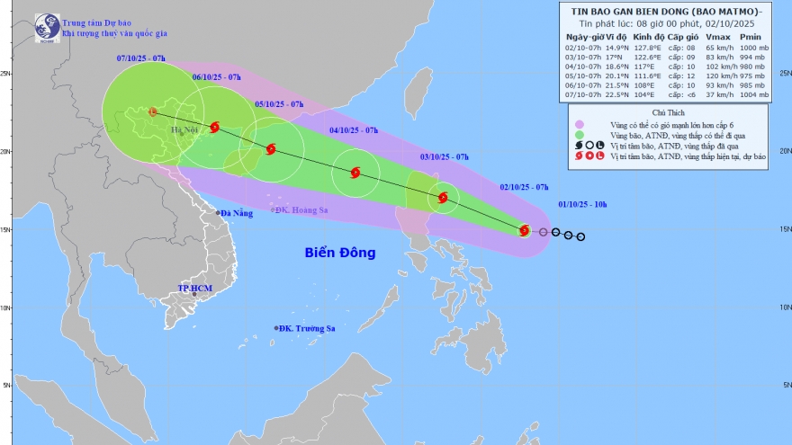 Bão Matmo hướng vào Biển Đông, biển động rất mạnh